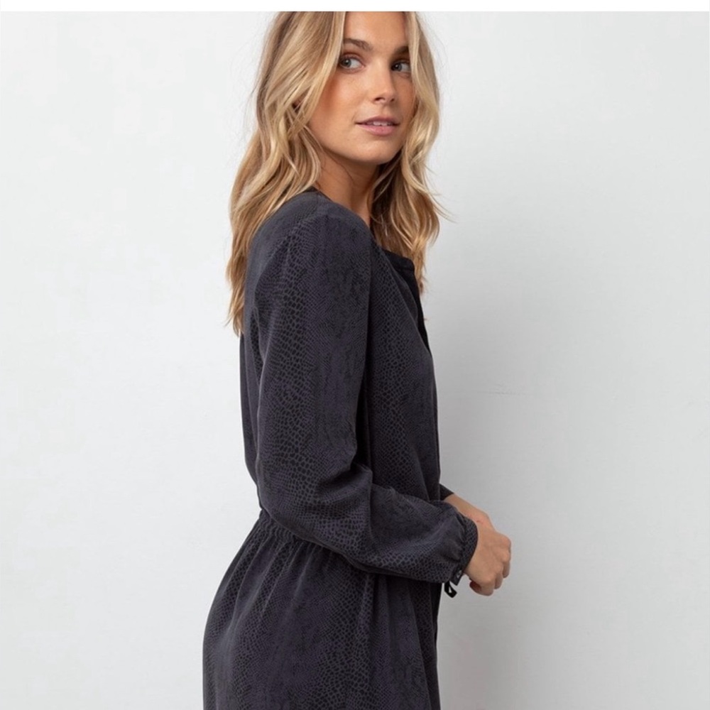 Rails 100% Silk, Black/Charcoal, Long Sleeve, Midi Dress With Subtle Cobra Print - Picture 5 of 10